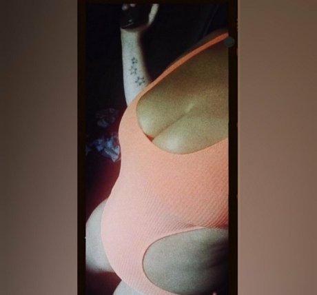thickmilkymommy top profile image