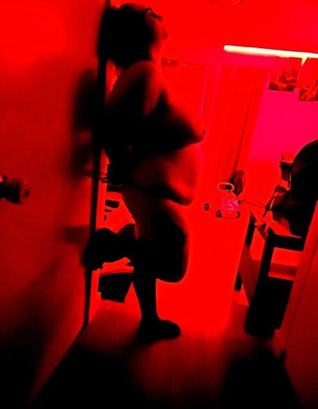 thickmilkymommy model pornographic images