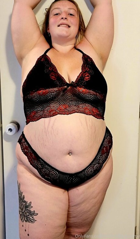 thickmilkymommy actress picture