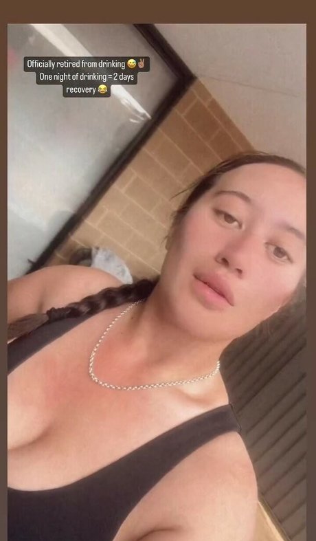 lyn ahayz star naked galleries