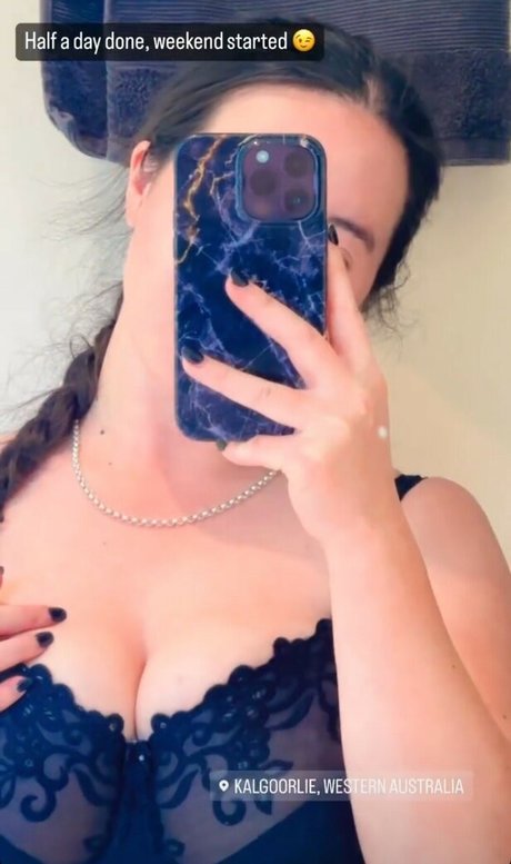 lyn ahayz perfect pornstar gallery
