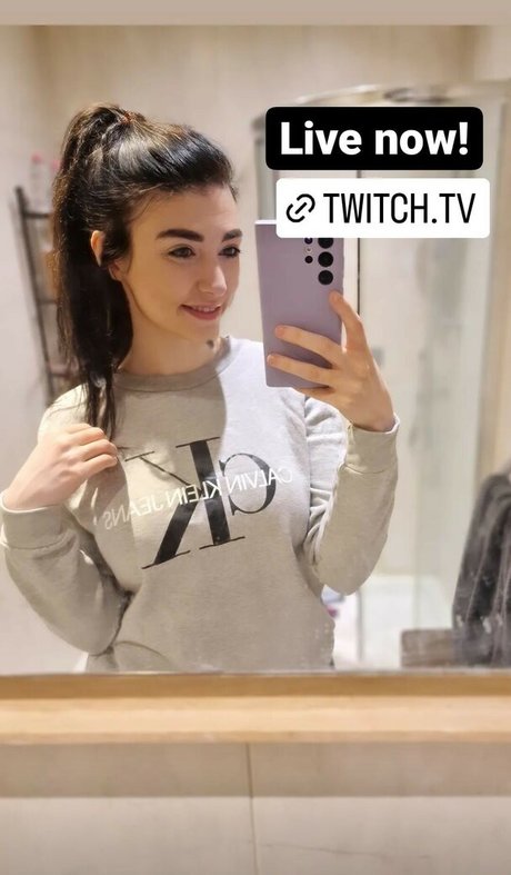 Wolfabelle pornstar pic