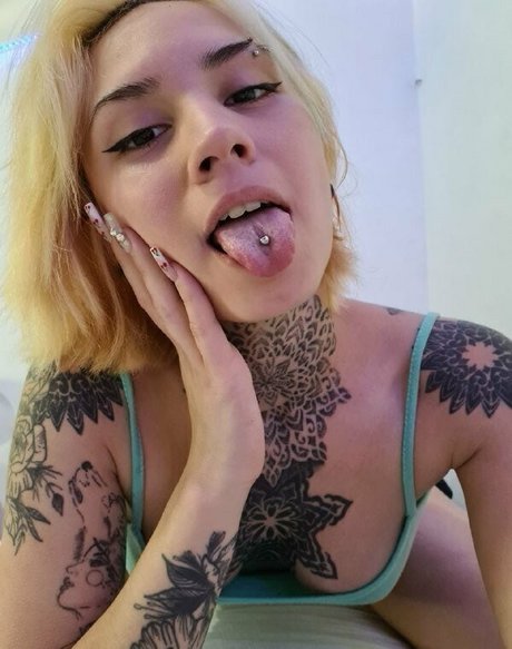 luzzchan erotic pornstar image