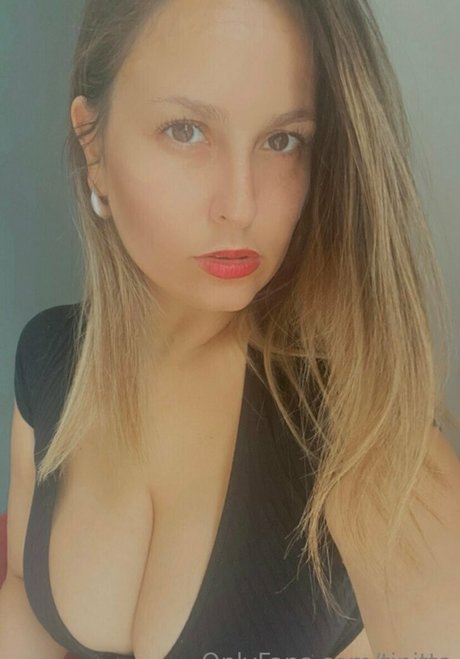 tinitta top model photo