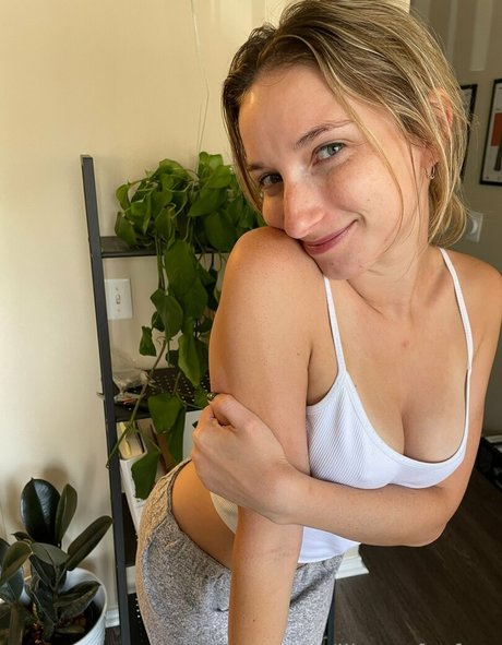 lilyanafoxvideostore porn actress gallery