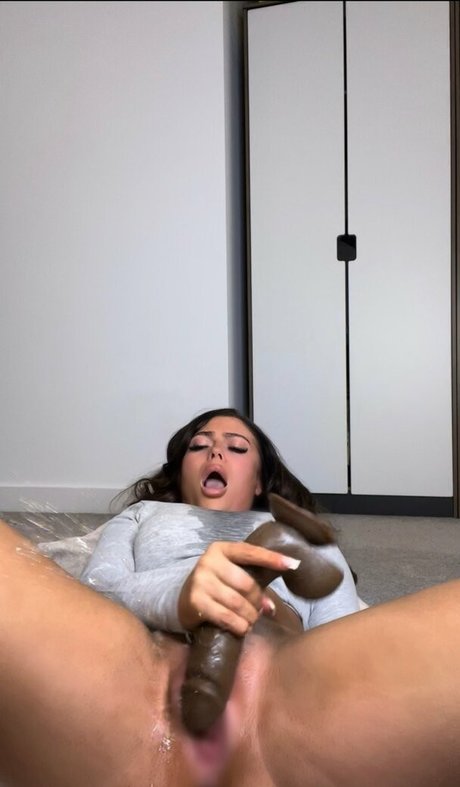 Hollyydollyy model exclusive pictures