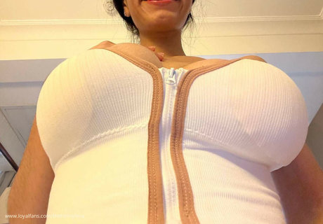 Helli0s free model pics