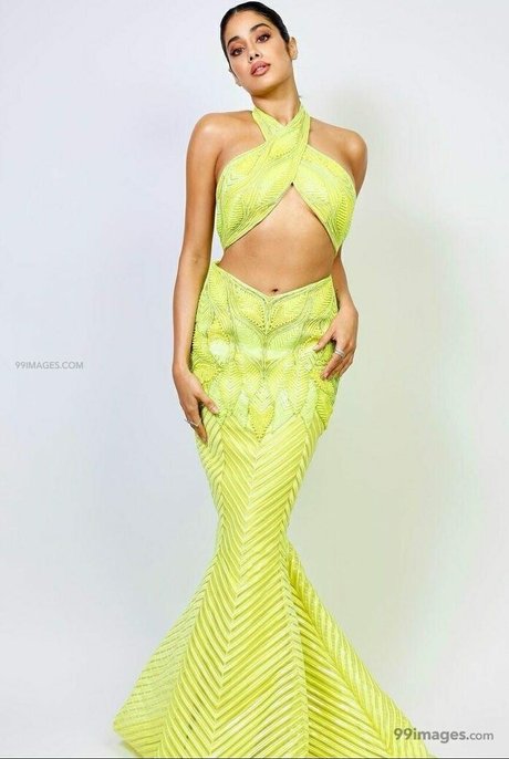 Janhvi Kapoor perfect model photo