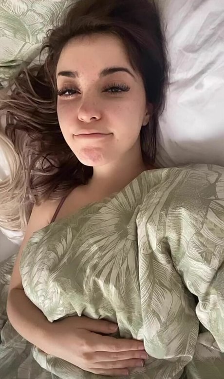 Anni The Duck model porn archive