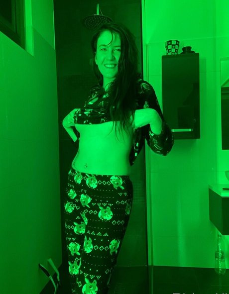 trixi free pornstar picture