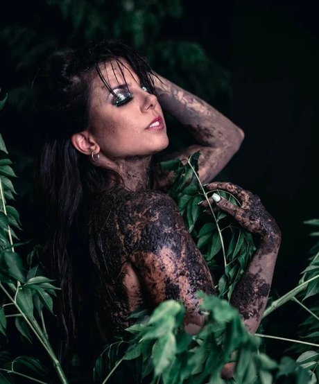 Valu Herrera model naked picture