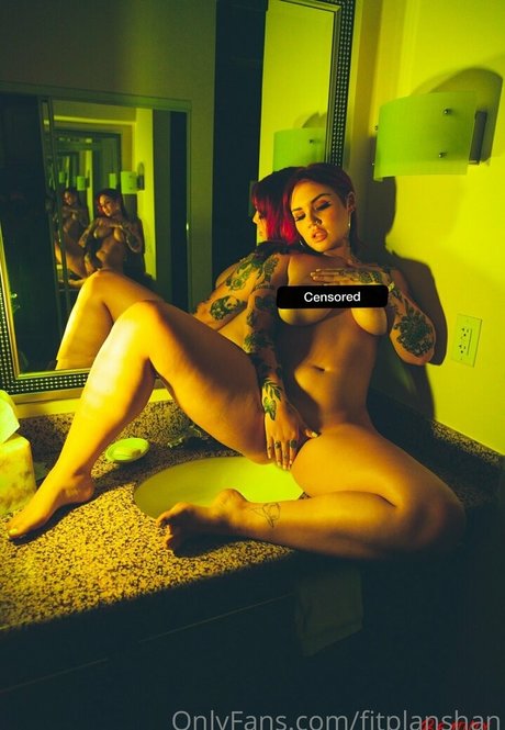 girlfriend onlyfans erotic pic