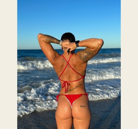bigbootyshel perfect actress image