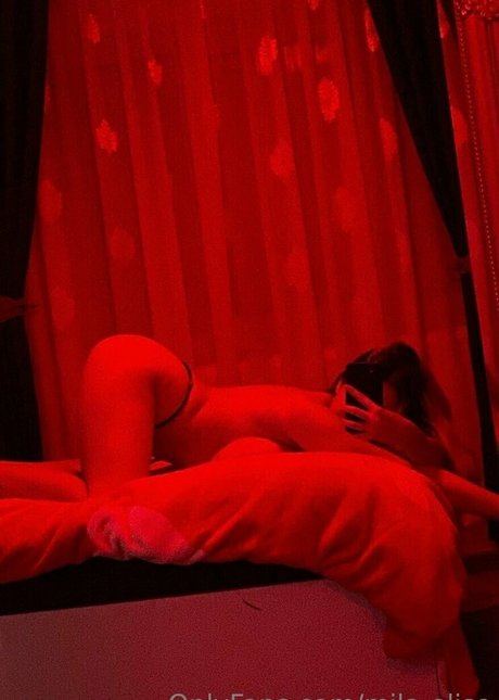 mila elise exclusive actress pics