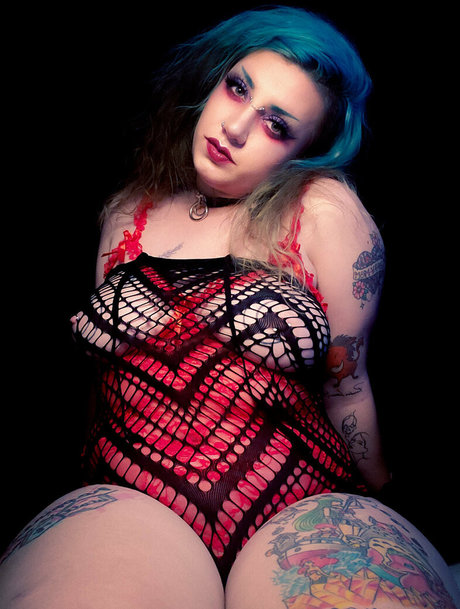 sarahsuccubusfreepreview nude star pics