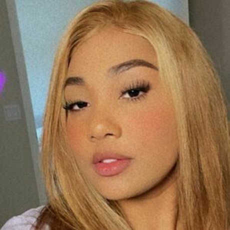 Ninjayla model adult photo