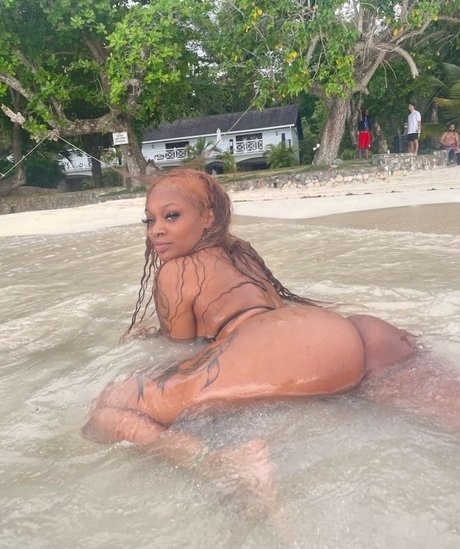 Sharondaduhdon exclusive model pictures