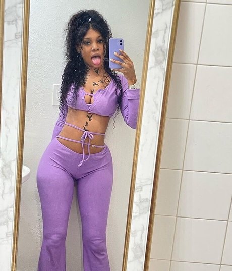 Sharondaduhdon star nude pic