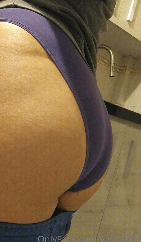 yamiahr4 naked star image