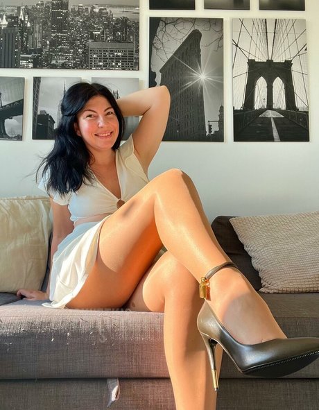 Swift Kiss model pornographic image