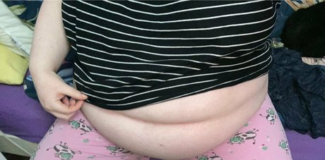 growing piggy1305 model nude archive