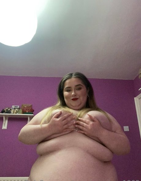 growing piggy1305 top profile image