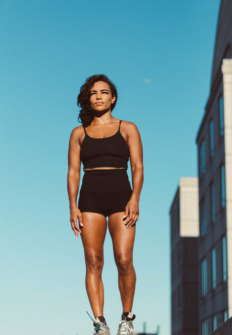bad mmama model naked picture