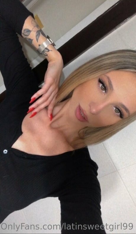 ninaaddams model pornographic images