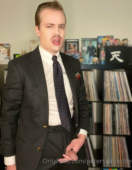 petersuitandtie star erotic photos