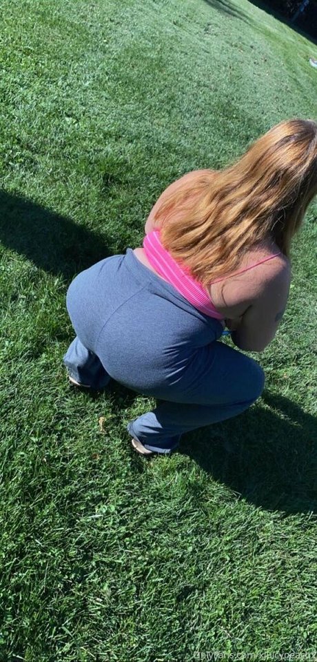 xjuicypeachx pornographic star images