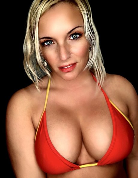 realelizajayne exclusive pornstar photo