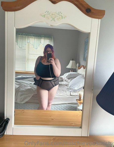 mischievousmisty model hot photos
