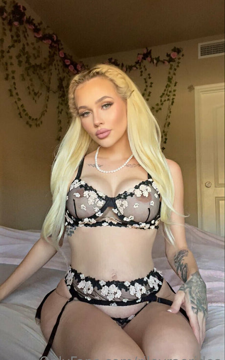 rileyraerides pornstar erotic photos