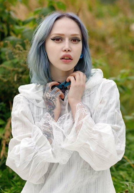 demonek0 model perfect photos