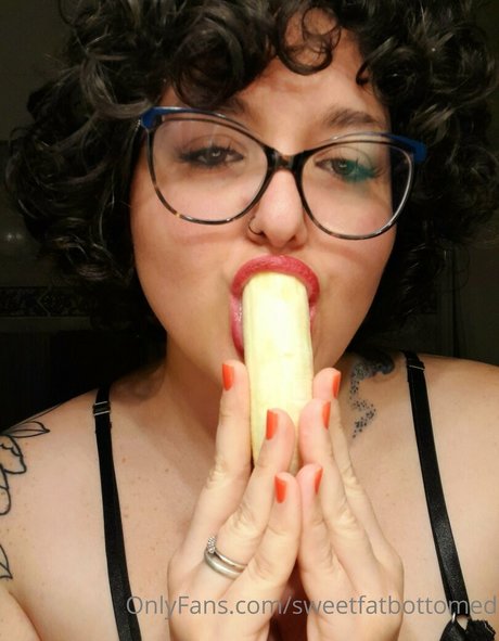 eating onlyfans pornographic photo