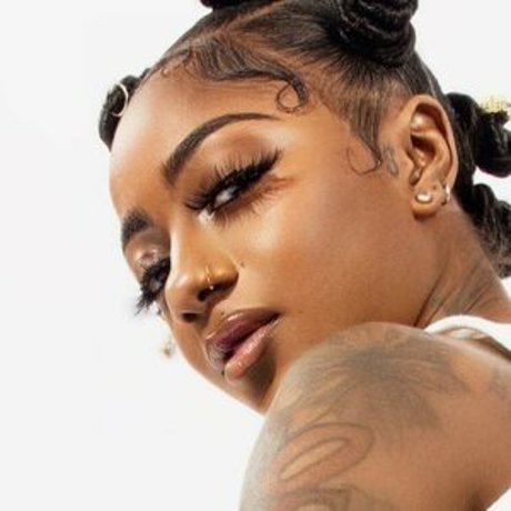 Zaria Linton free star photos