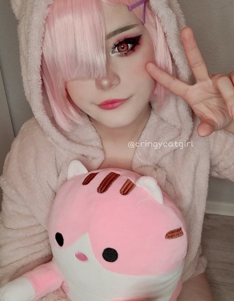 Cringycatgirl nude model galleries