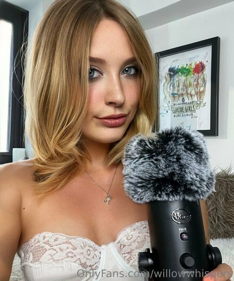 willowwhispers xxx pornstar pic