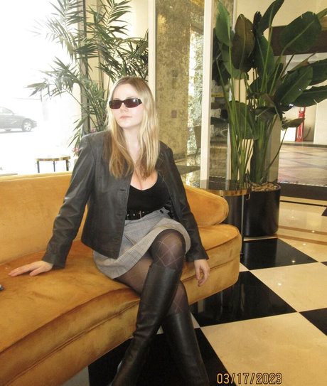 Emily V star hot pictures