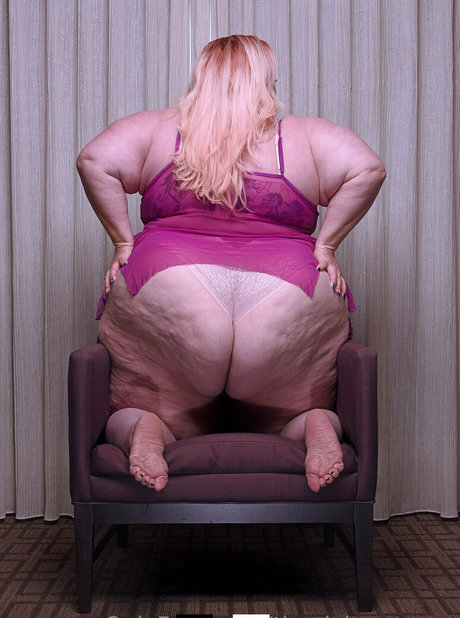 theviviennerose star nude image