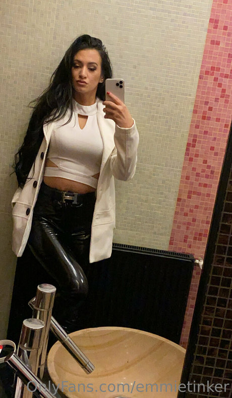 emmietinker pornstar nude photo