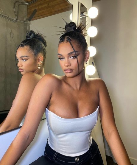 Aslayy Baugh star hot archive