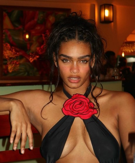 Aslayy Baugh pornstar sexy photo