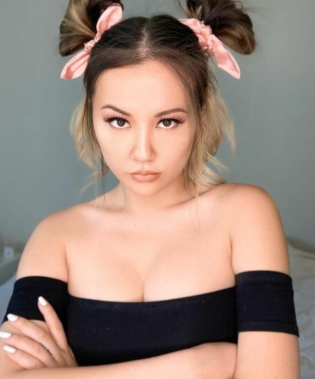 Gina Darling model hot picture