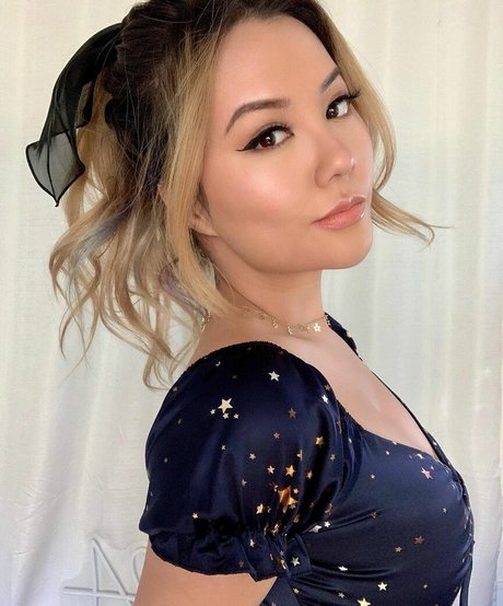 Gina Darling art model archive