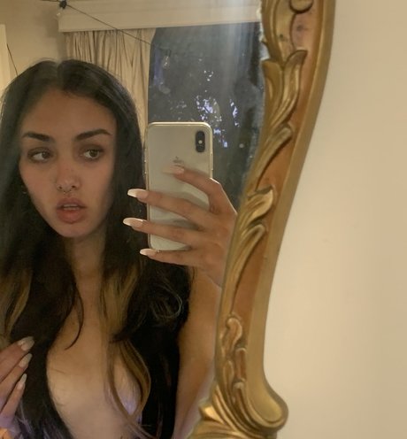 Akasha Collins sexy actress pics