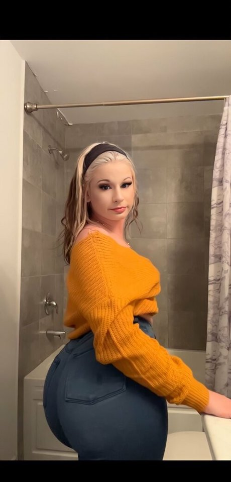Barbie Lexxx pornstar erotic pics