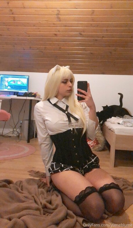 Yumeblume naked actress pictures