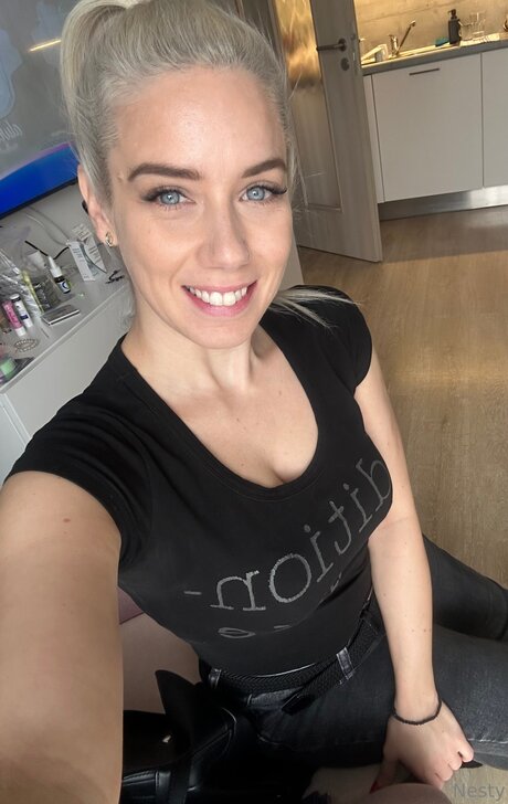 Nesty pornstar sexy img