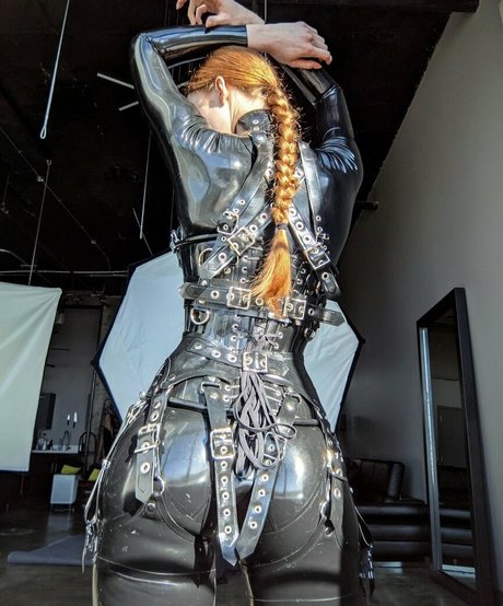 Mdollbot pornographic star galleries